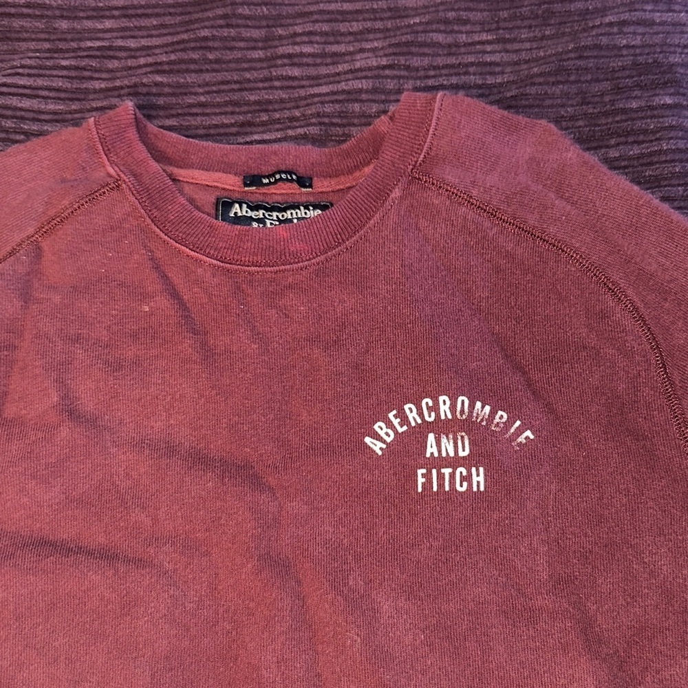 Abercrombie & Fitch Burgundy Crewneck - Picture 2 of 4